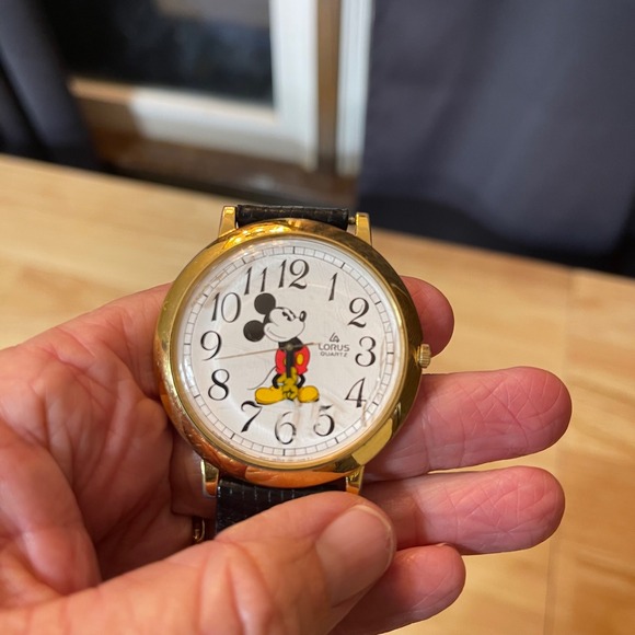 VTG Lorus Quartz Disney Mickey Mouse New Battery Watch Black Leather Seiko - Picture 6 of 8